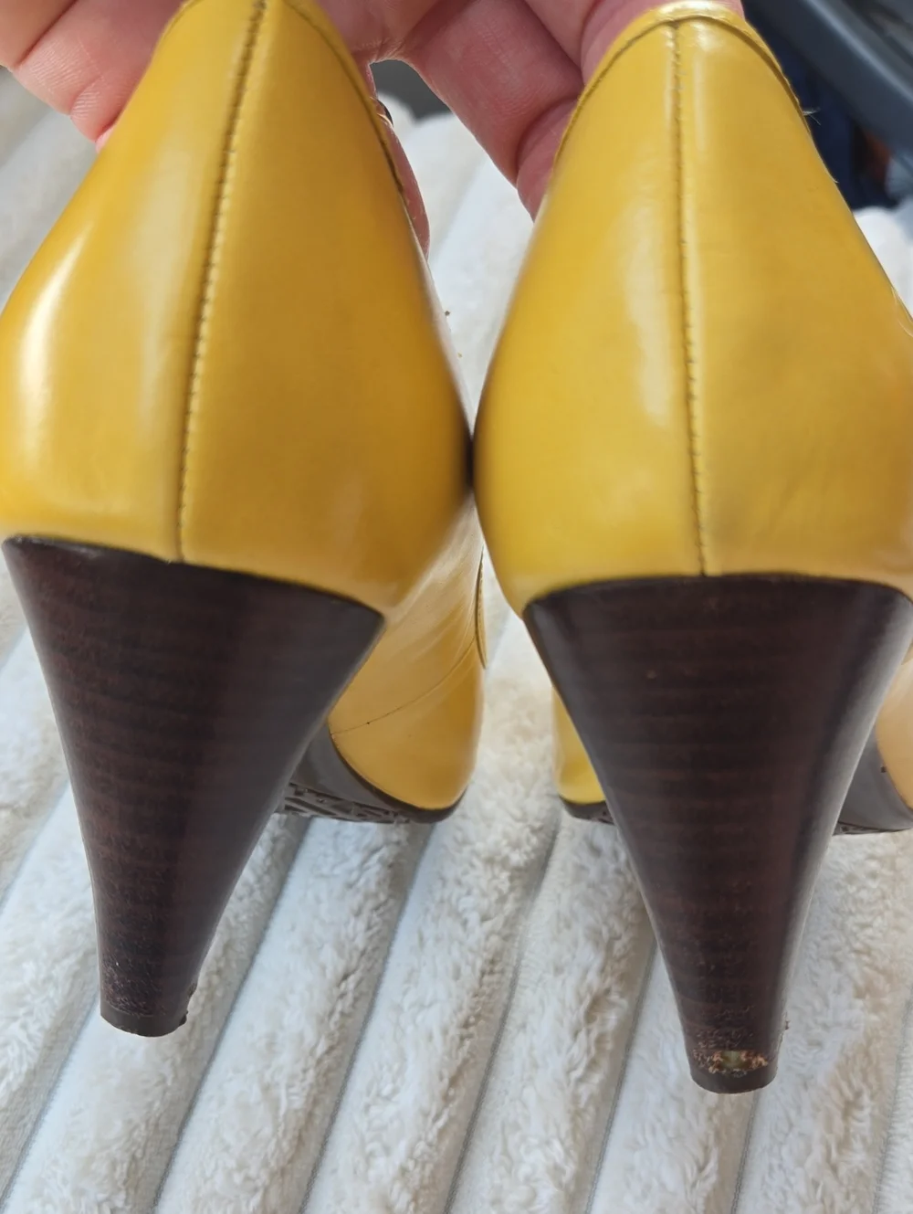 Anme Klein IFlex Seidek Banana Leather Open-toe Pump US 6.5